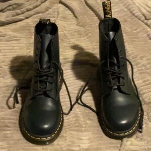 Dr. Marten 1460 Navy (dark) boots-very nice and never worn